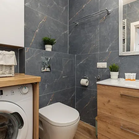 Bemowo Górczewska By Renters * Varsovia