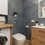 Bemowo Gorczewska By Renters * Varsovie