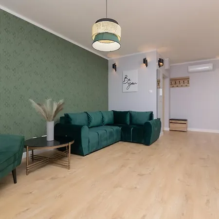 Bemowo Gorczewska By Renters Apartment