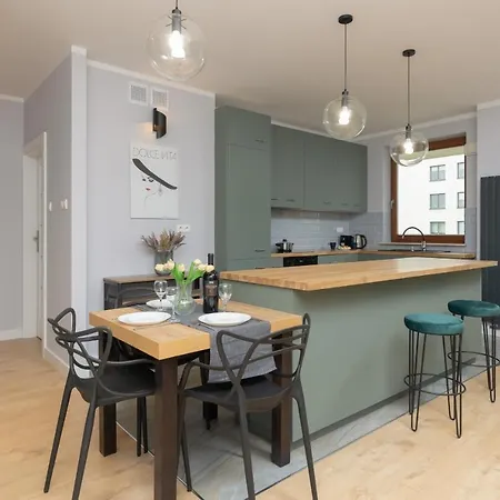 Bemowo Gorczewska By Renters Apartment