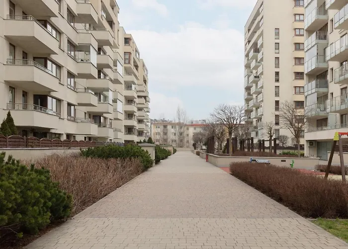 Bemowo Gorczewska By Renters * ורשה